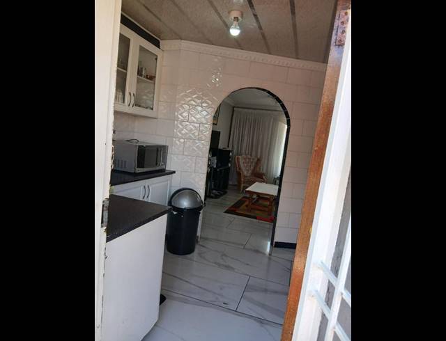 3 BEDROOM HOUSE FOR SALE IN PROTEA GLEN